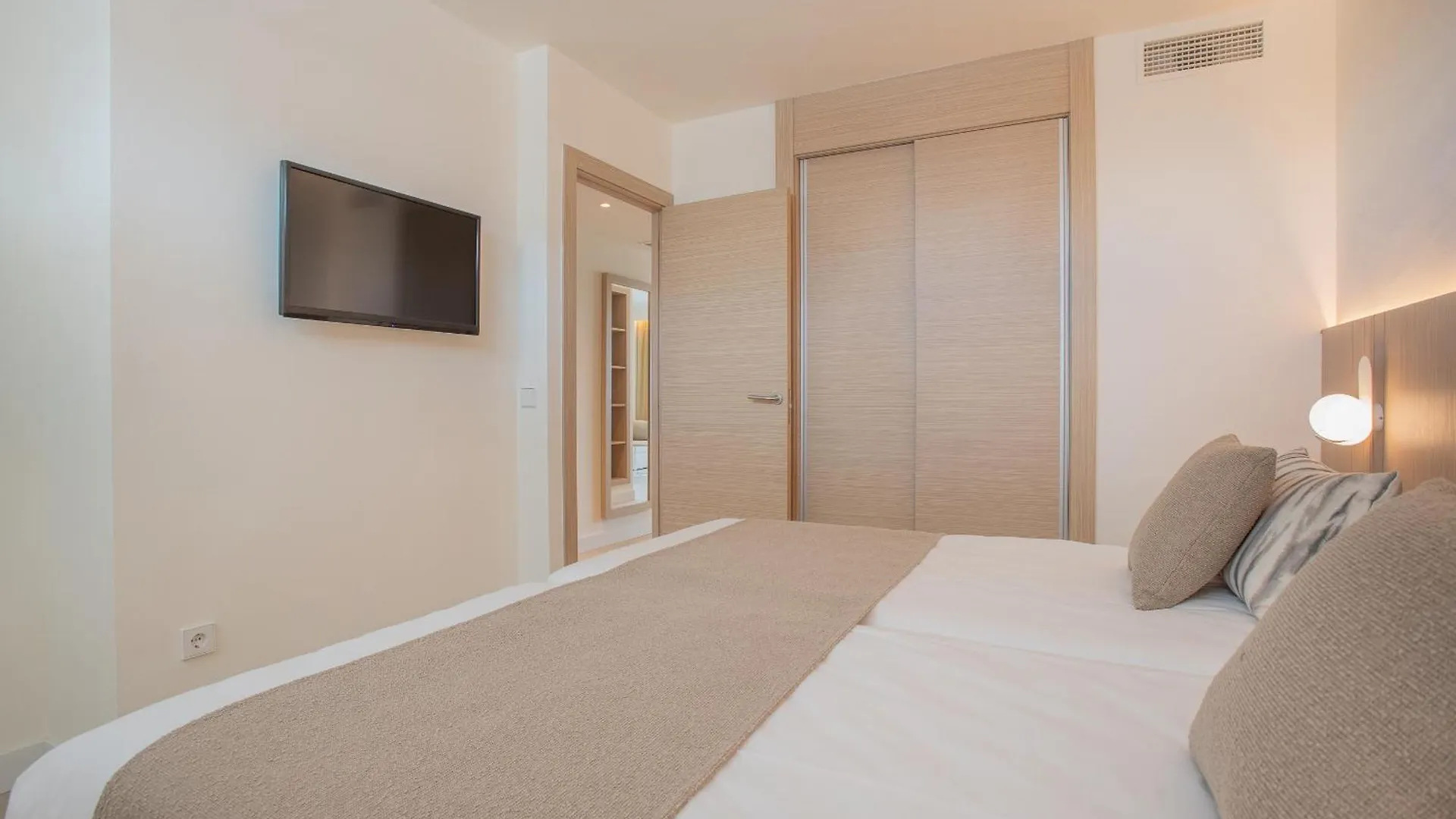 Apartment Sol De Alcudia Apartamentos Port de Alcudia  Spain
